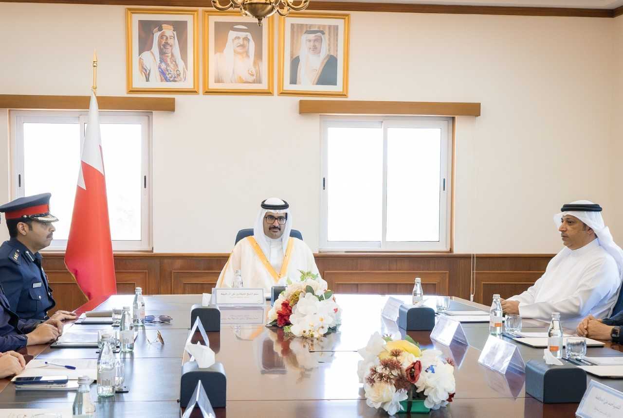 سمو محافظ المحافظة الجنوبية يترأس اجتماع اللجنة الأمنية ويشيد بالجهود المبذولة من قبل اللجنة الوطنية لإدارة الطوارىء المدنية<